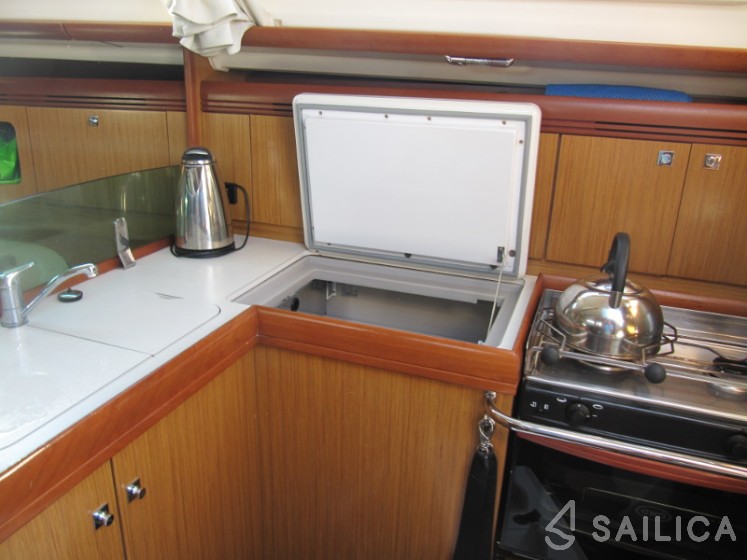 Sun Odyssey 36i - Yacht Charter Sailica