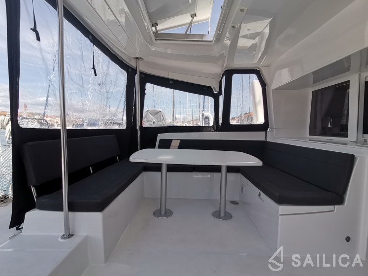 Lagoon 450  Flybridge - Yacht Charter Sailica