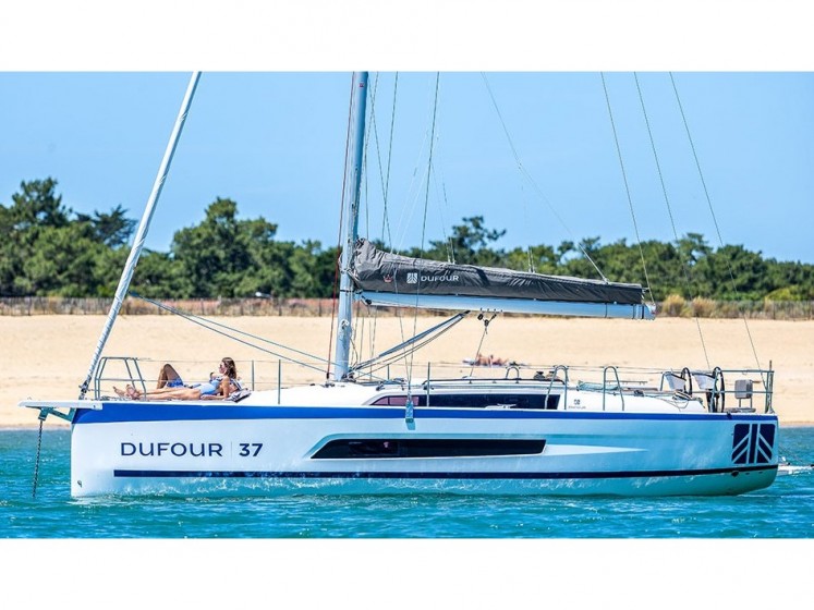 Dufour 37 - Yacht Charter Sailica