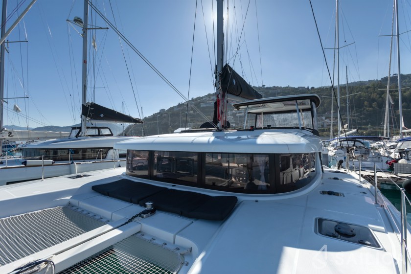 Lagoon 42 - Yacht Charter Sailica