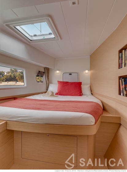 Lagoon 42 - Yacht Charter Sailica
