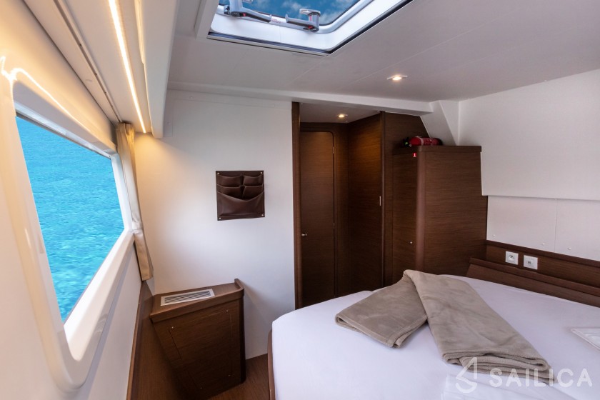 Lagoon 42 - Yacht Charter Sailica