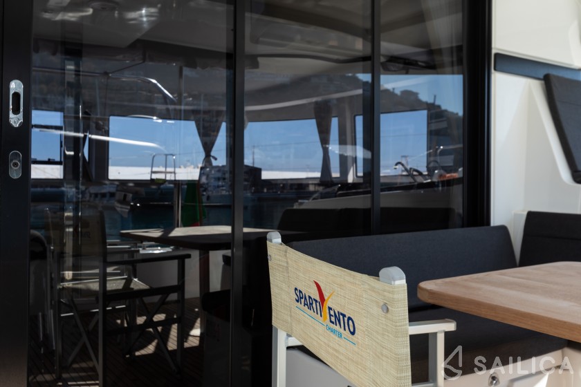 Lagoon 42 - Yacht Charter Sailica