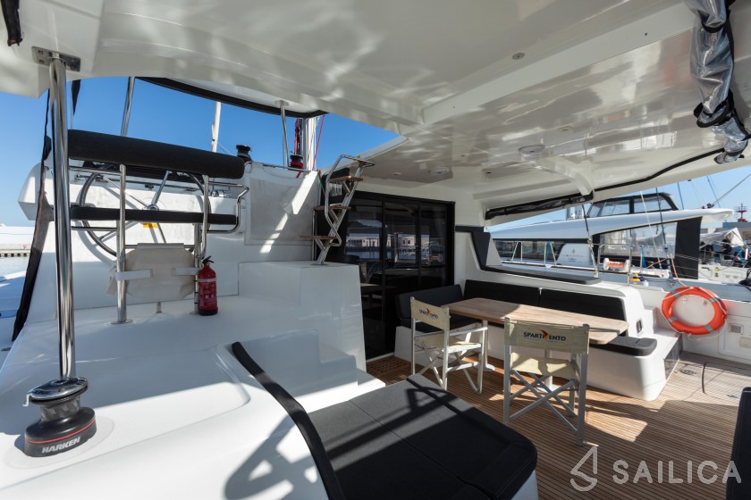 Lagoon 42 - Yacht Charter Sailica