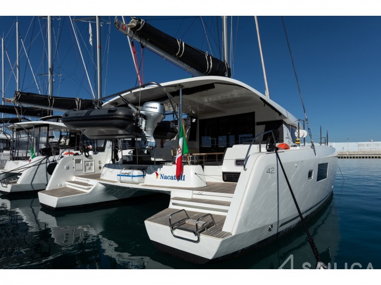 Lagoon 42 - Yacht Charter Sailica