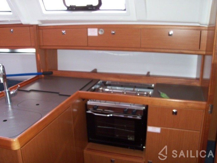 Bavaria 37 Cruiser - Yacht Charter Sailica