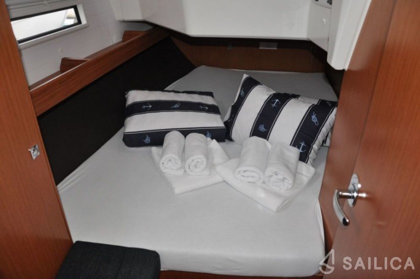 Bavaria 37 Cruiser - Yacht Charter Sailica