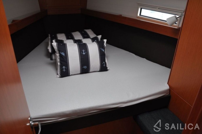 Bavaria 37 Cruiser - Yacht Charter Sailica