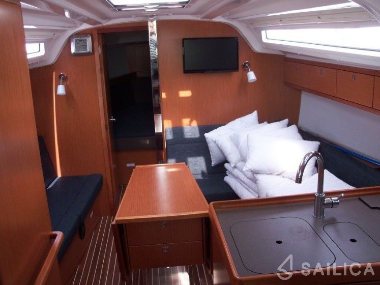 Bavaria 37 Cruiser - Yacht Charter Sailica