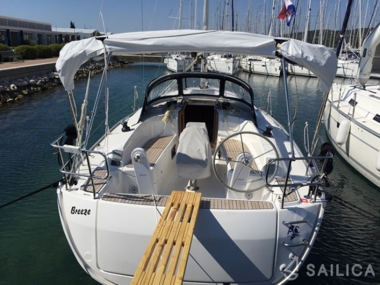 Bavaria 34 Cruiser - Yacht Charter Sailica