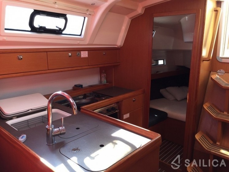 Bavaria 37 Cruiser - Yacht Charter Sailica
