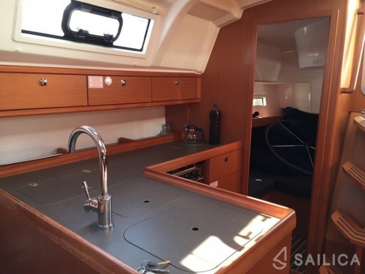 Bavaria 37 Cruiser - Yacht Charter Sailica