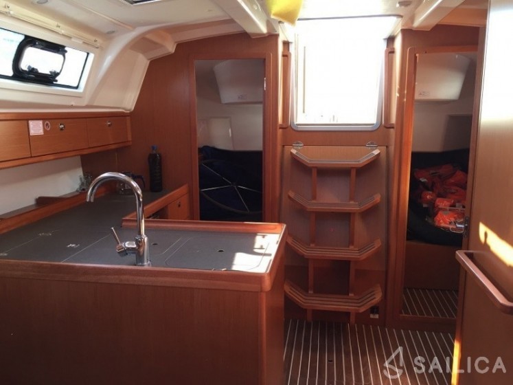 Bavaria 37 Cruiser - Yacht Charter Sailica