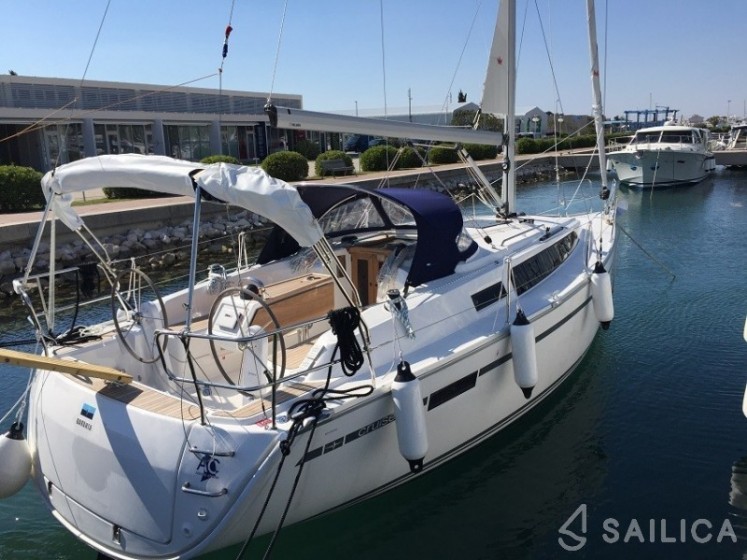 Bavaria 34 Cruiser - Yacht Charter Sailica