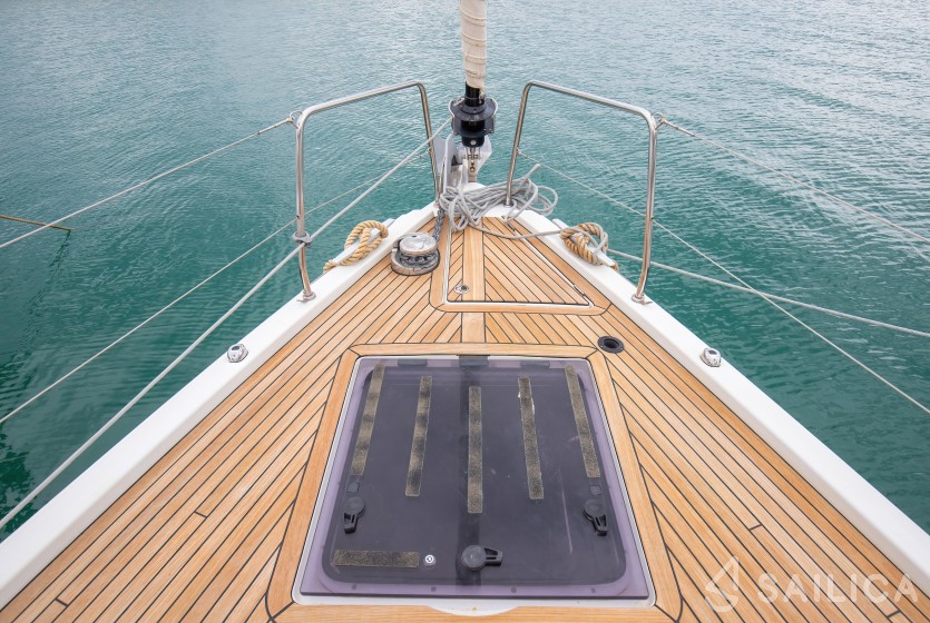 Oceanis 51.1 - Yacht Charter Sailica