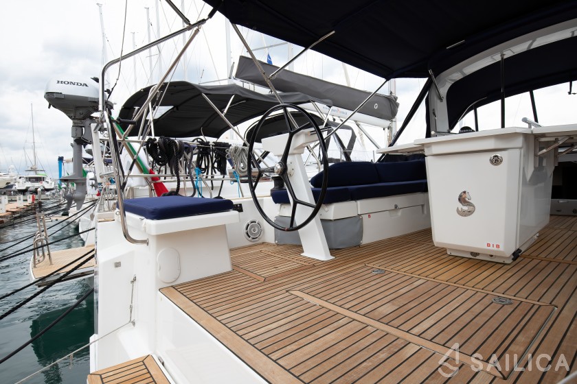 Oceanis 51.1 - Yacht Charter Sailica