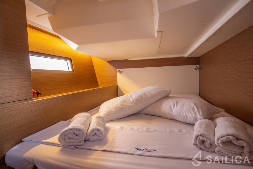 Oceanis 51.1 - Yacht Charter Sailica