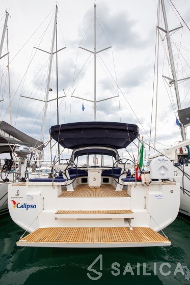 Oceanis 51.1 - Yacht Charter Sailica