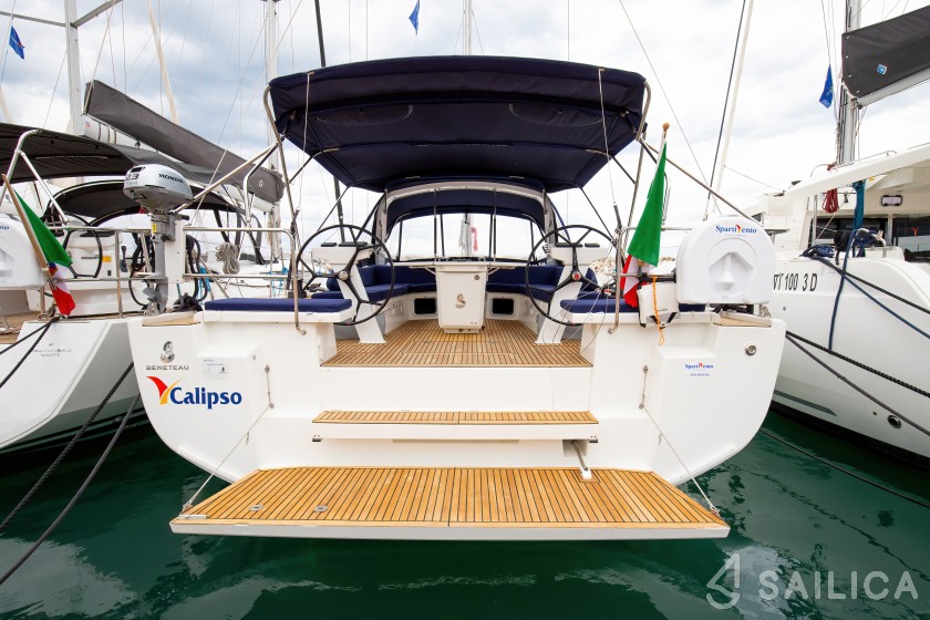 Oceanis 51.1 - Yacht Charter Sailica