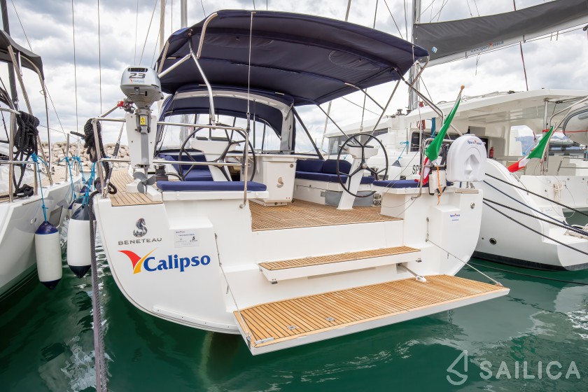 Oceanis 51.1 - Yacht Charter Sailica