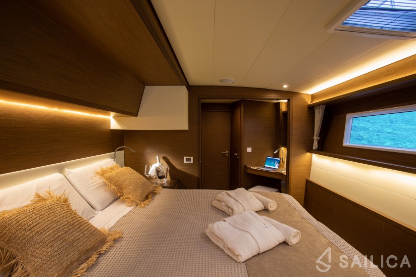 Lagoon 52F - Yacht Charter Sailica