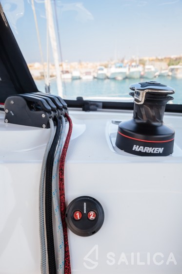 Lagoon 40 - Yacht Charter Sailica