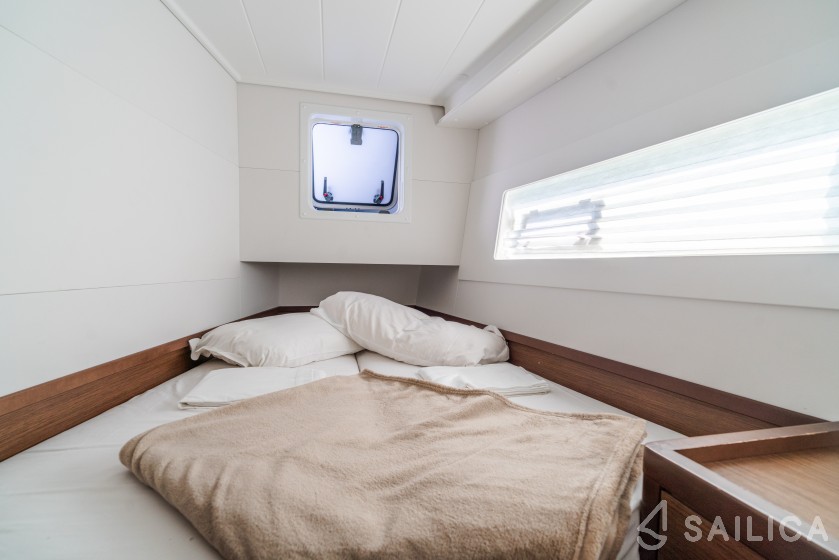 Lagoon 40 - Yacht Charter Sailica
