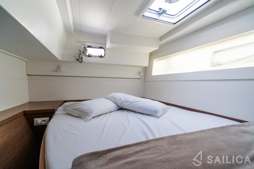Lagoon 40 - Yacht Charter Sailica