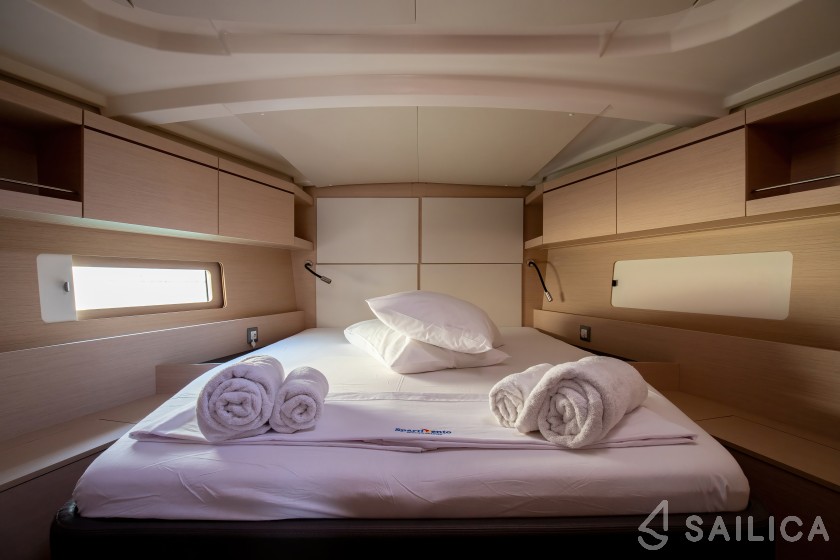 Oceanis 46.1 - Yacht Charter Sailica