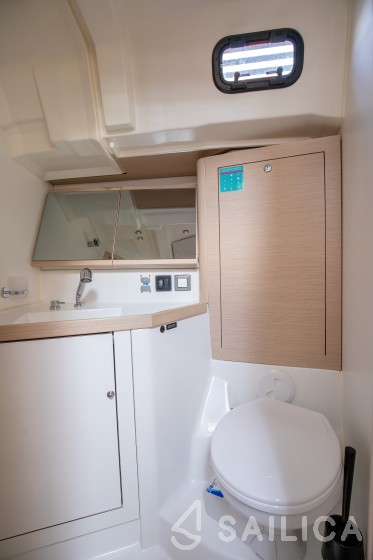 Oceanis 46.1 - Yacht Charter Sailica