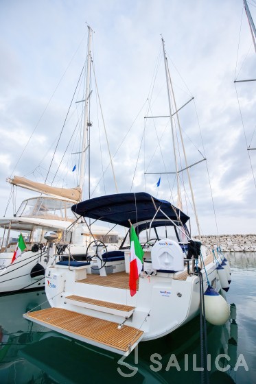 Oceanis 46.1 - Yacht Charter Sailica