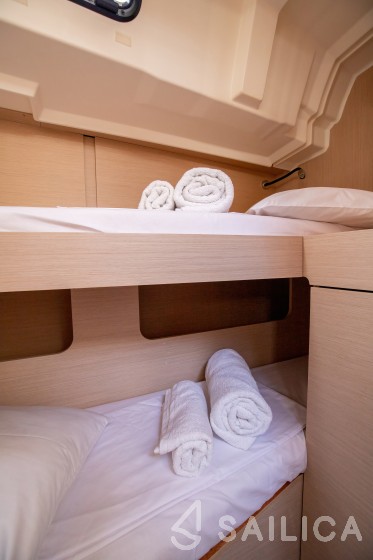 Oceanis 46.1 - Yacht Charter Sailica