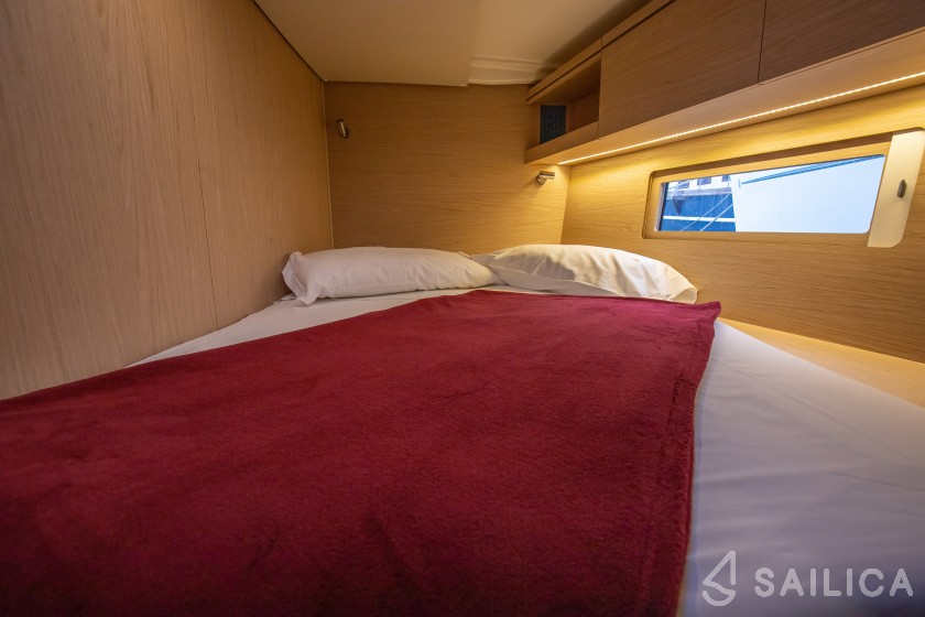 Oceanis 51.1 - Yacht Charter Sailica