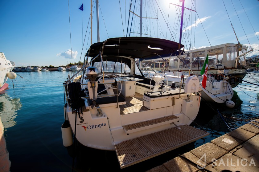 Oceanis 51.1 - Yacht Charter Sailica