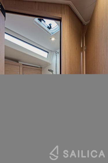 Oceanis 51.1 - Yacht Charter Sailica