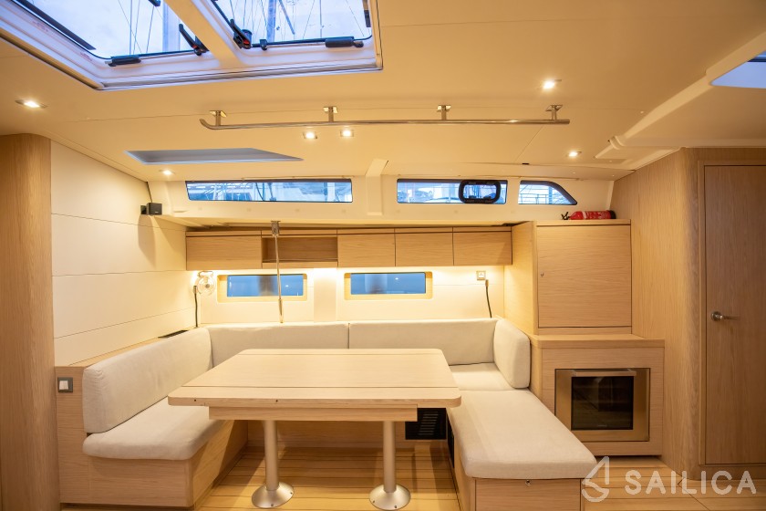 Oceanis 51.1 - Yacht Charter Sailica