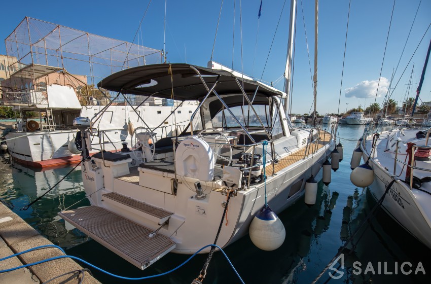 Oceanis 51.1 - Yacht Charter Sailica
