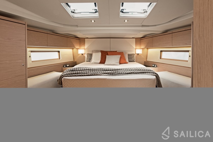 Oceanis 51.1 - Yacht Charter Sailica