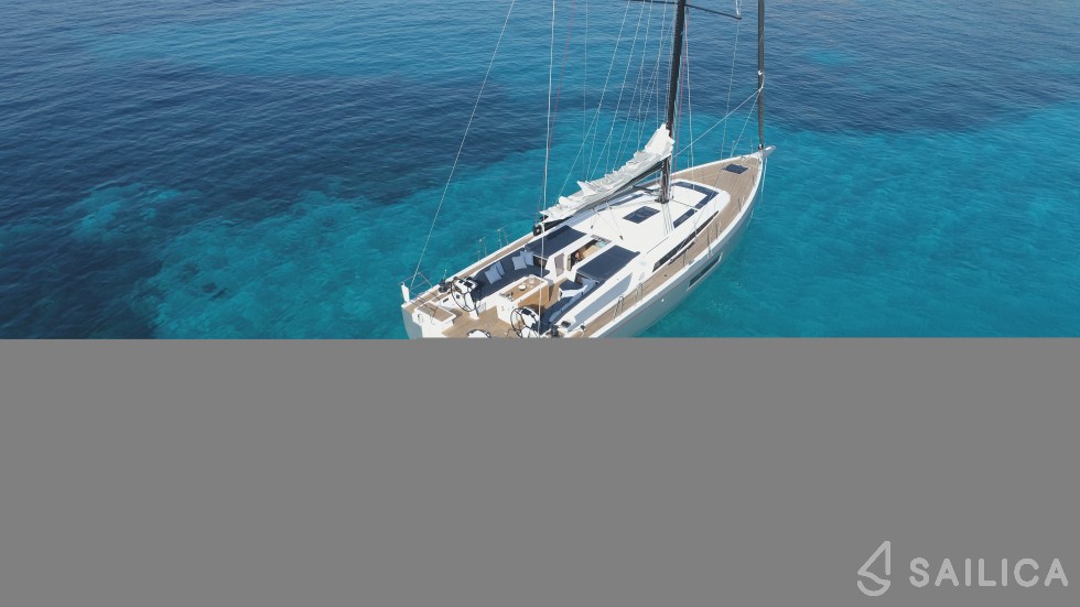Oceanis 51.1 - Yacht Charter Sailica