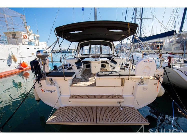 Oceanis 51.1 - Yacht Charter Sailica