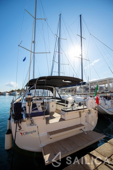 Oceanis 51.1 - Yacht Charter Sailica