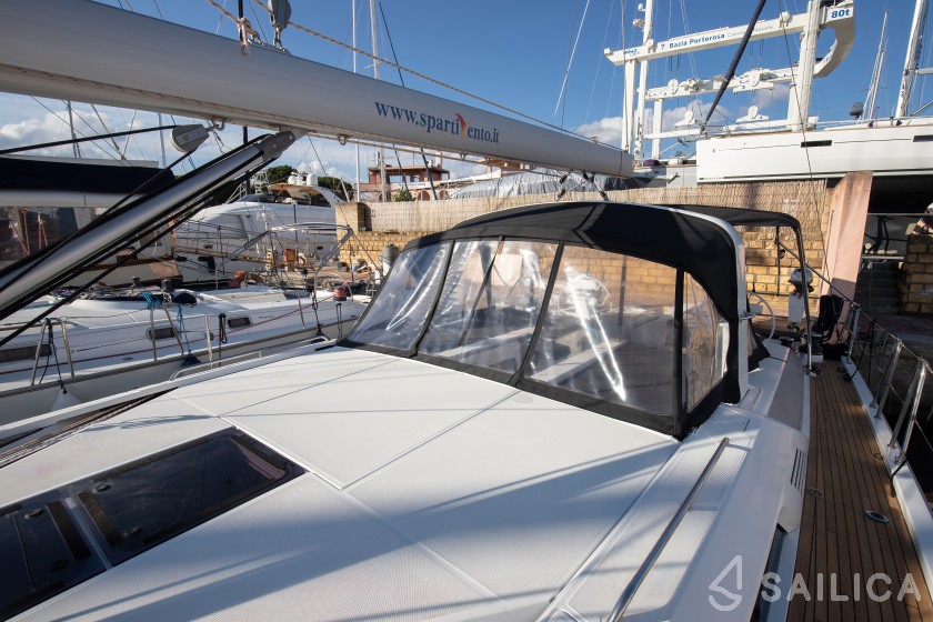 Oceanis 51.1 - Yacht Charter Sailica