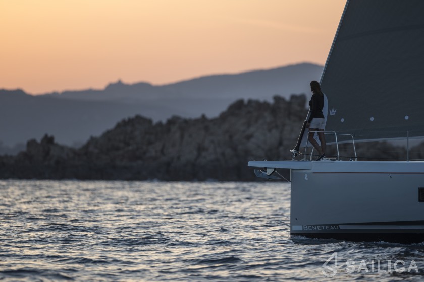 Oceanis 51.1 - Yacht Charter Sailica