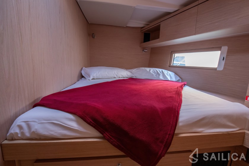 Oceanis 51.1 - Yacht Charter Sailica