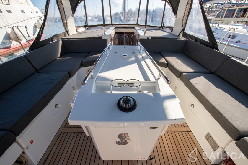 Oceanis 51.1 - Yacht Charter Sailica