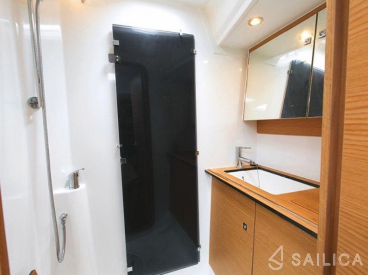Dufour 460 GL - Yacht Charter Sailica