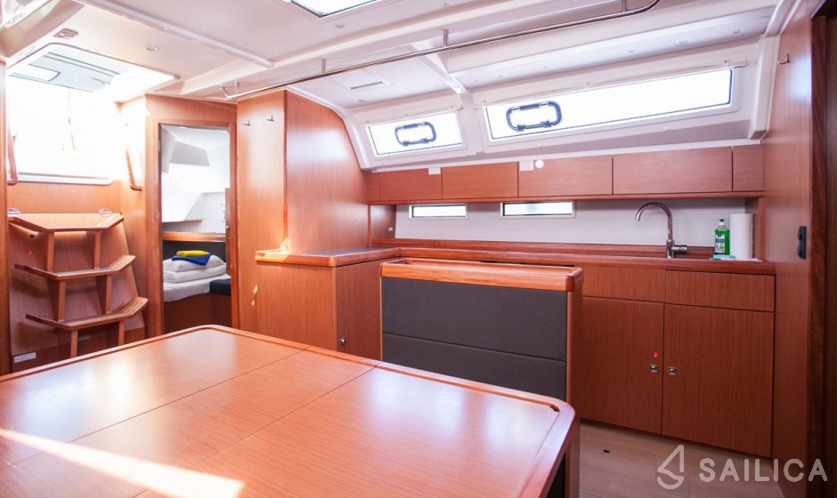 Bavaria 46 Cruiser - Yacht Charter Sailica