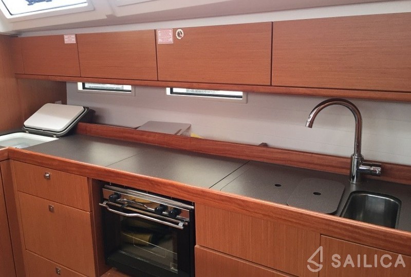 Bavaria 46 Cruiser - Yacht Charter Sailica