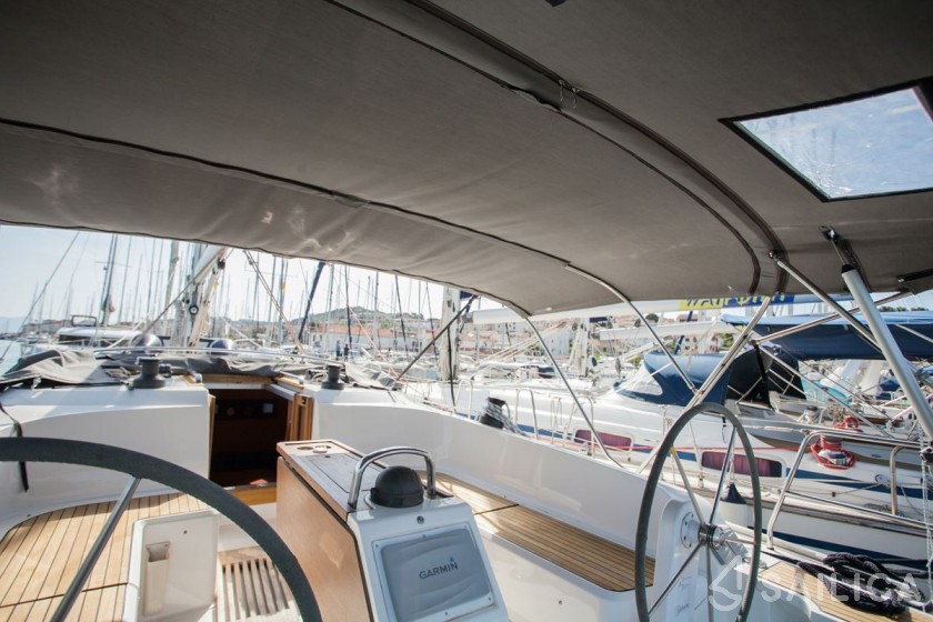 Bavaria 46 Cruiser - Yacht Charter Sailica