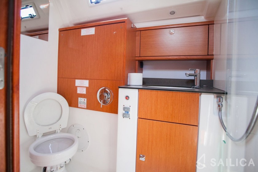 Bavaria 51 Cruiser - Yacht Charter Sailica